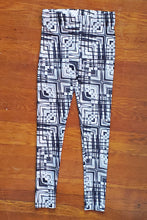 Load image into Gallery viewer, Black and White Light Painting Yoga Leggings