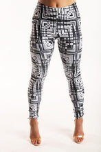 Load image into Gallery viewer, Black and White Light Painting Leggings